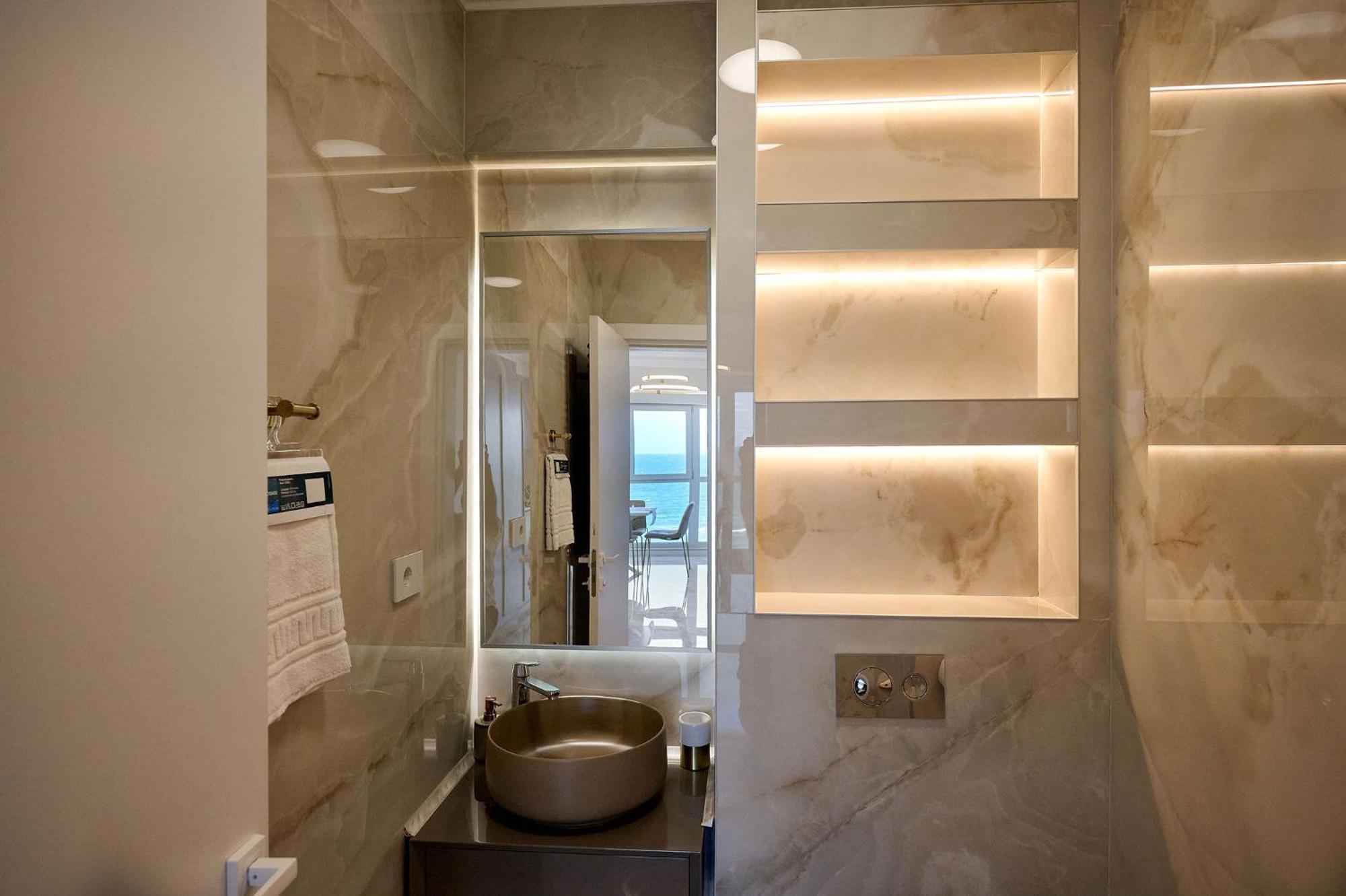 Beach Bliss Apartment In Infinity Beach Resort Parking Mamaia Exterior photo