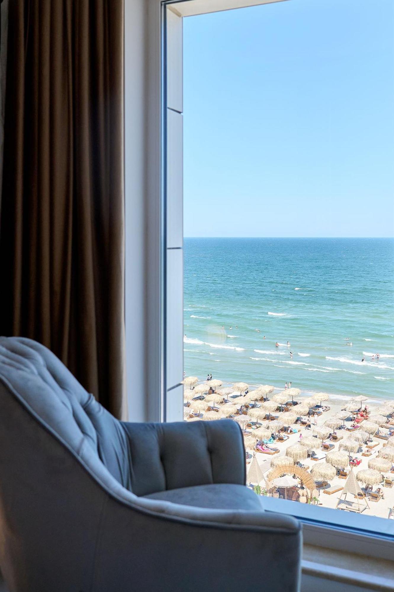 Beach Bliss Apartment In Infinity Beach Resort Parking Mamaia Exterior photo